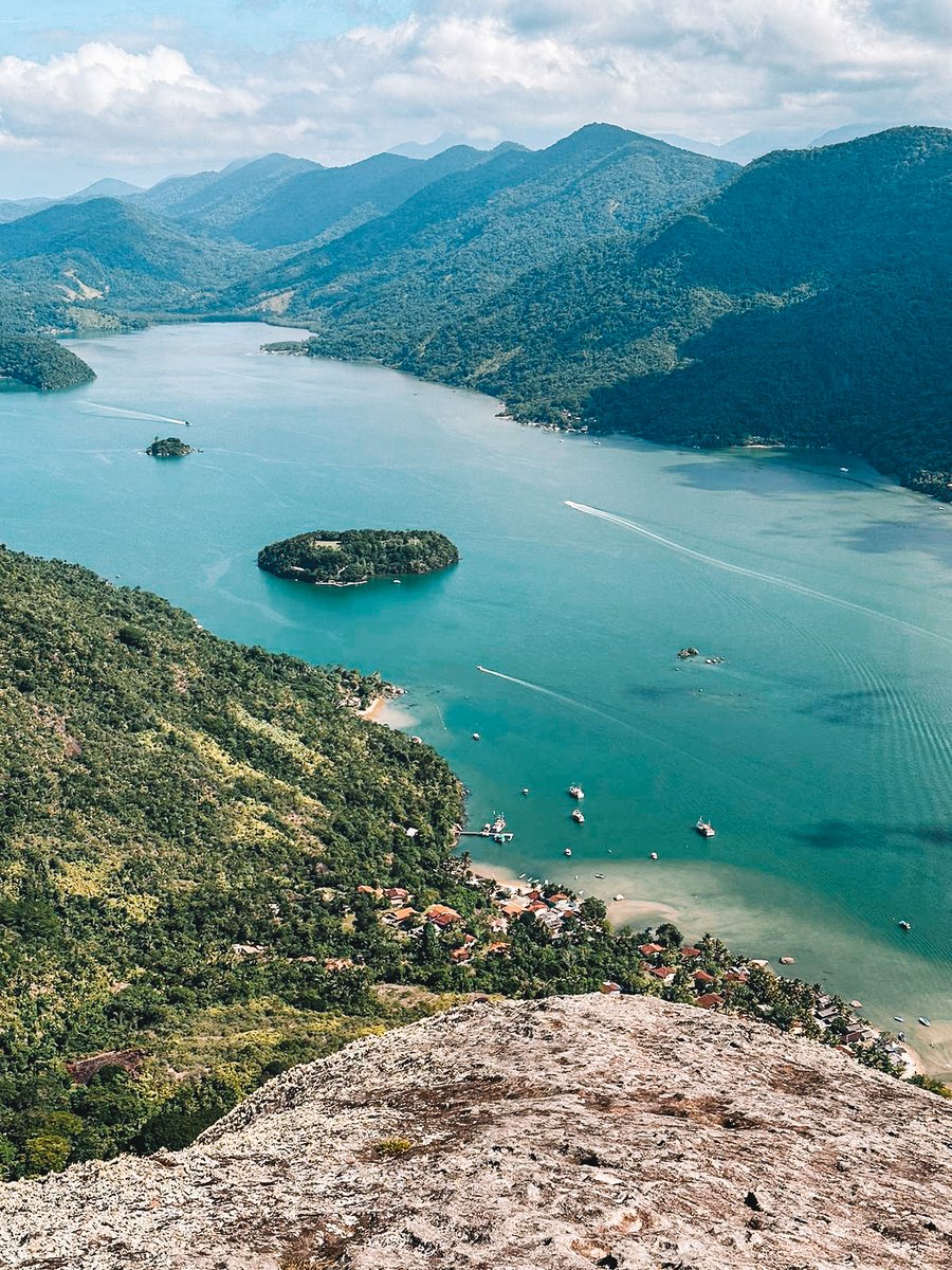Vista panorâmica do fiorde de cima do Pico Pão de Açucar