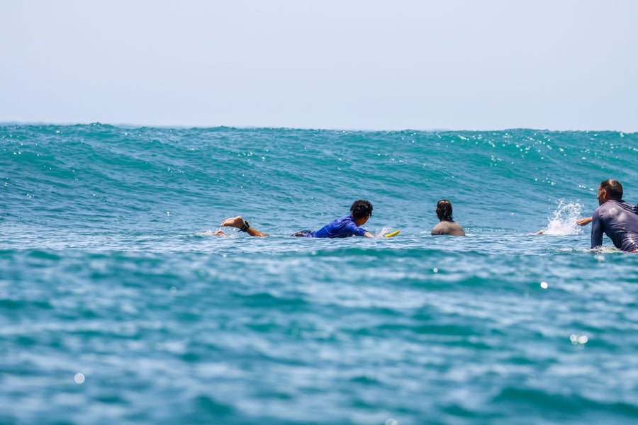 Aula de surf para iniciantes