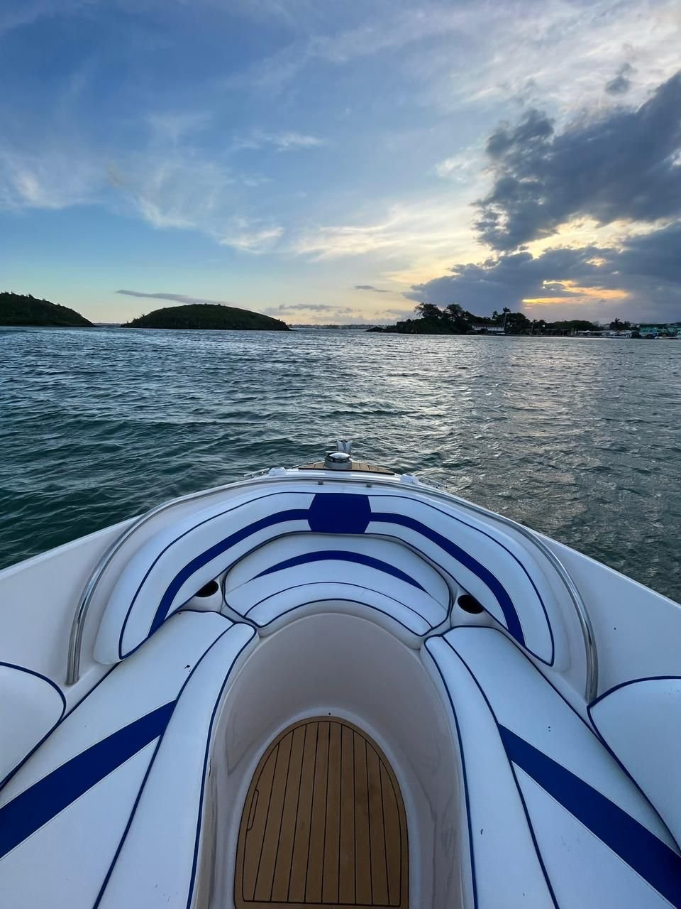 Passeio de Lancha em Arraial do Cabo e Cabo Frio