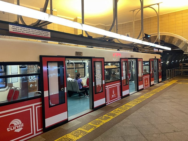 Linha de metrô Istambul 