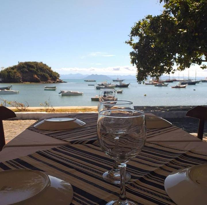 Pacote especial: Passeio de Escuna + Almoço frente ao mar