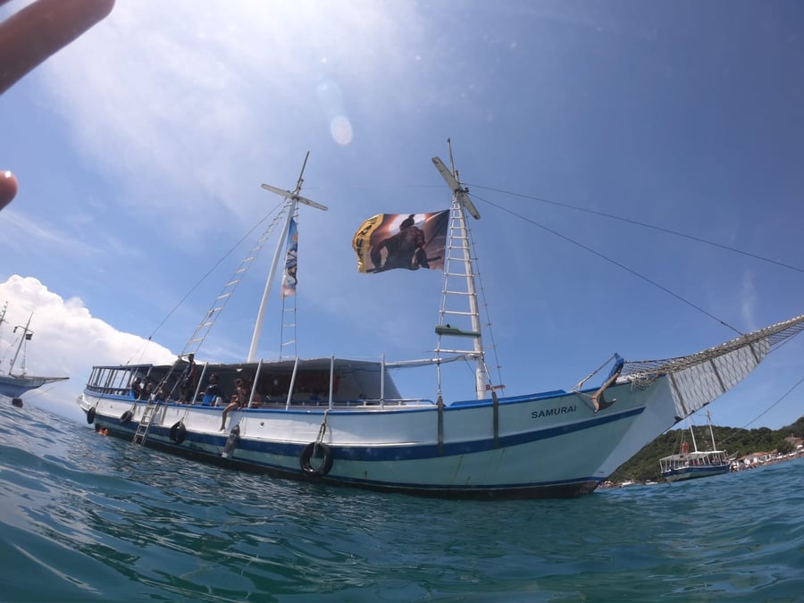 Escuna para 180 passageiros