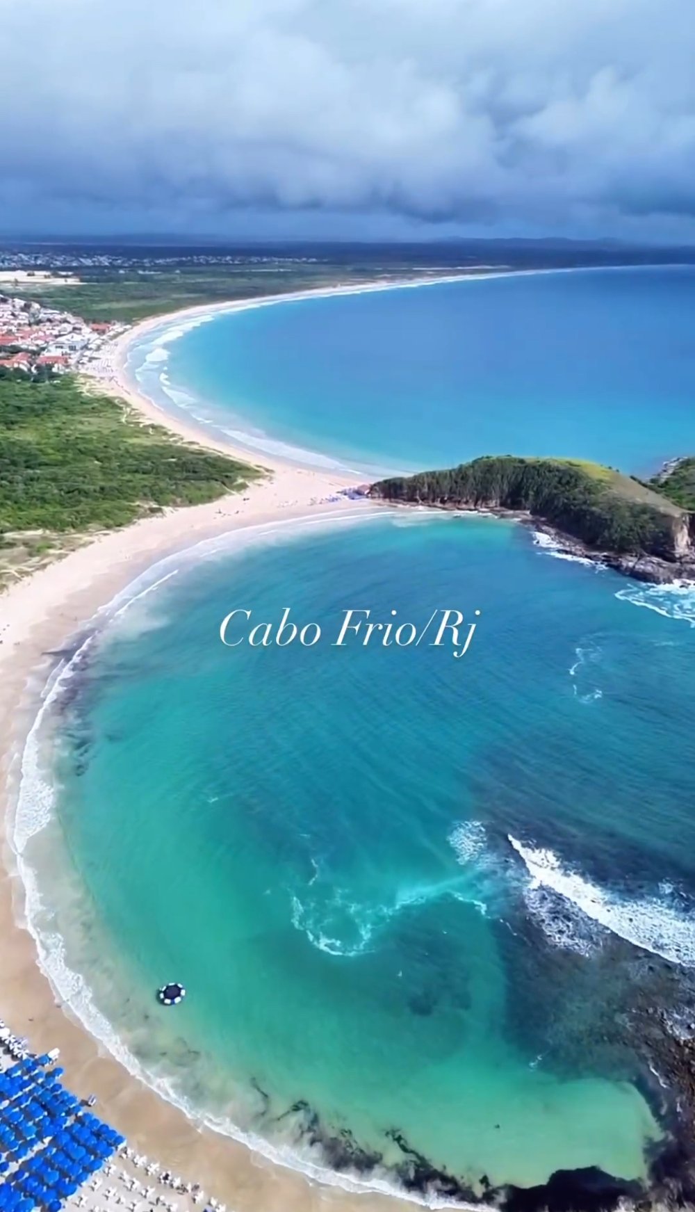 Vôo de Paramotor na Praia das Conchas (Cabo Frio) - @OndaArraial