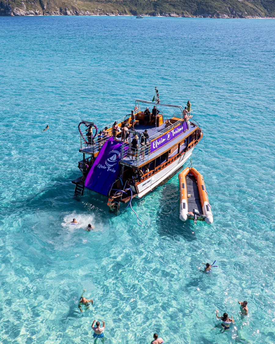 PASSEIO DE BARCO