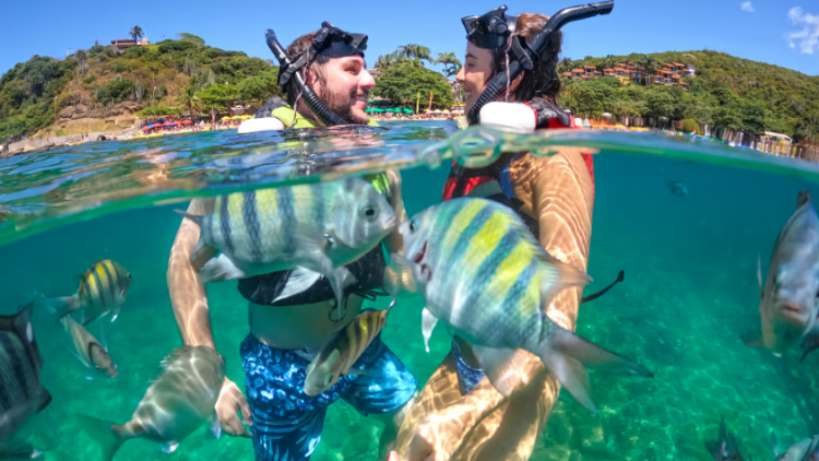 Barco em Búzios com Toboágua e Piscina Infantil