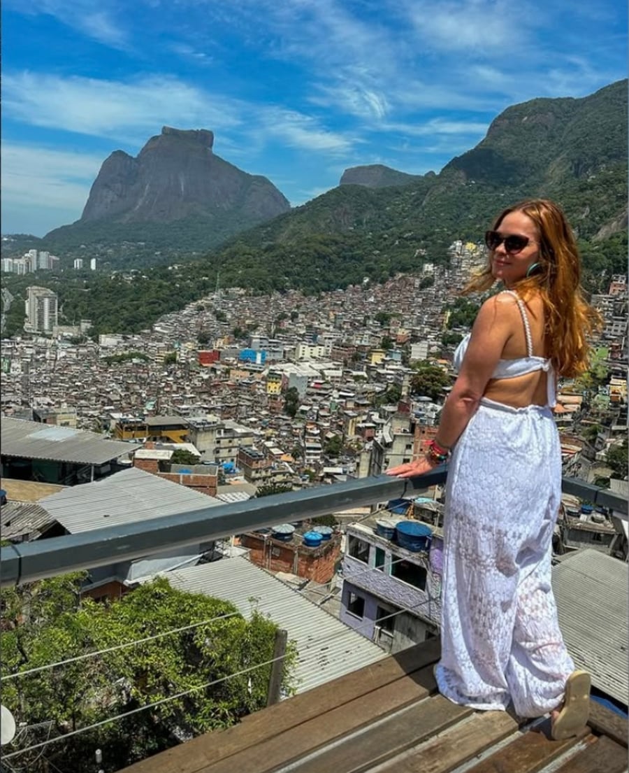     Fotos profissionais na Rocinha com cenários urbanos, vielas coloridas e visual autêntico carioca.