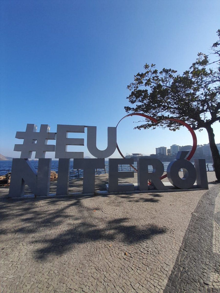 Venha tirar uma foto para declarar o seu amor à Niterói!
