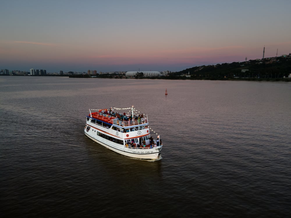Roteiro Orla Zona Sul Cidade iluminada-  Passeio de barco em Porto Alegre