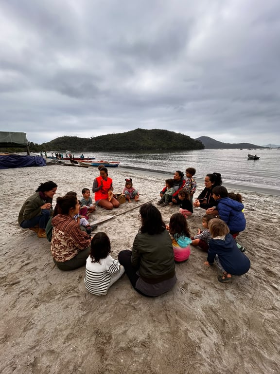 Pesca artesanal ao amanhecer