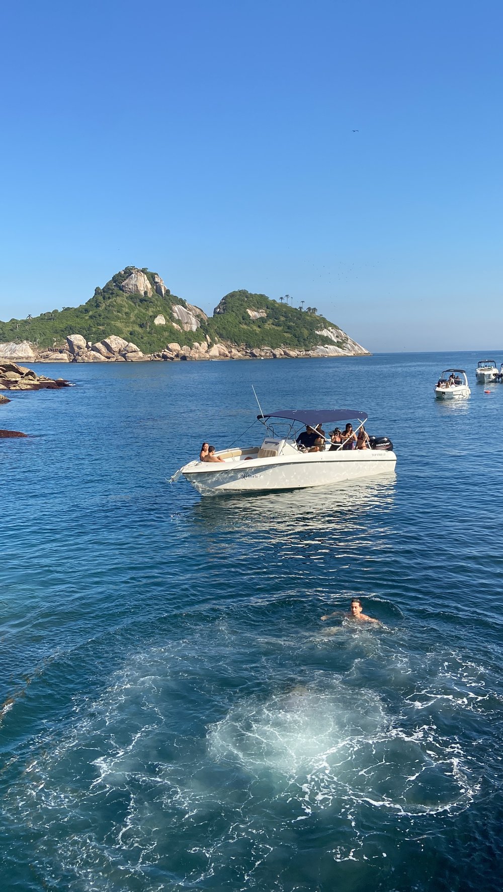 Passeio de Lancha Ilhas Tijuca 