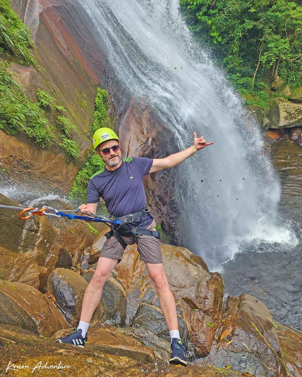 RAPEL CACHOEIRA VÉU DE NOIVAS (Guiamento VIP)