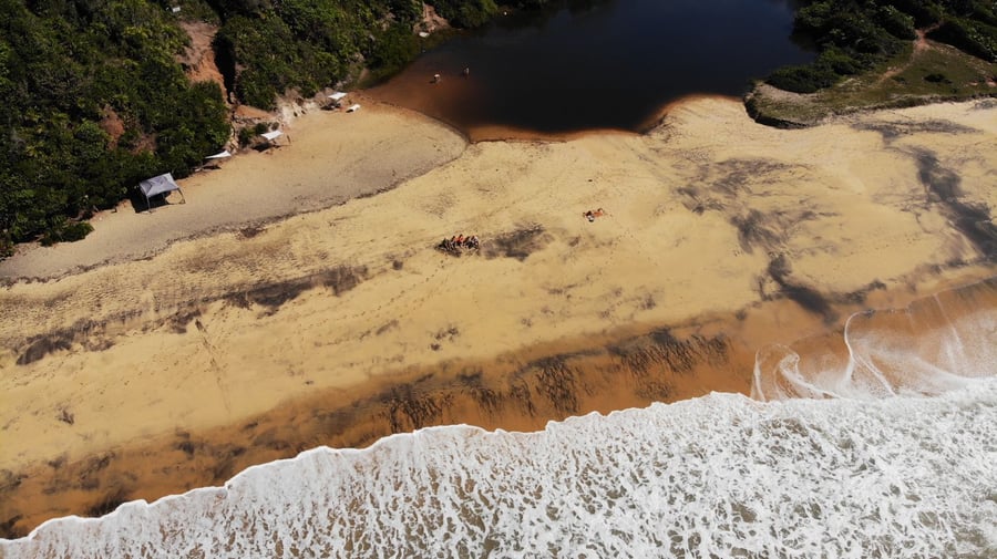 Satu além do mar tem um belo rio