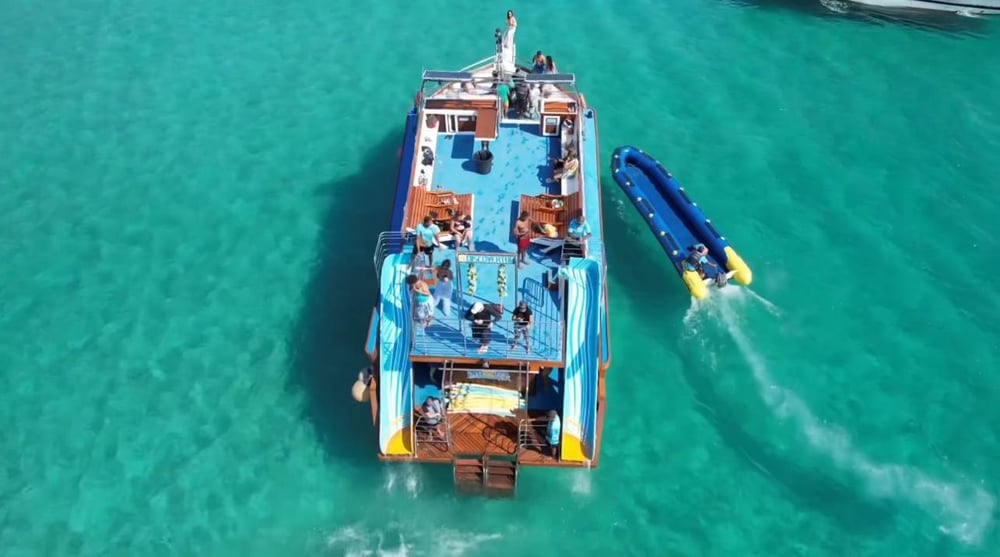 Passeio de Barco em Arraial do Cabo com Toboagua