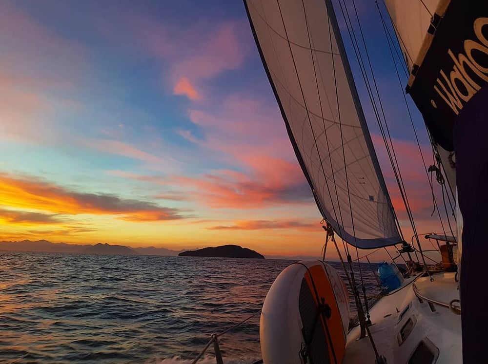 Passeio de Veleiro Privativo em Cabo Frio 