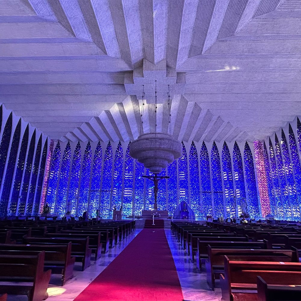 Interior do glorioso e majestoso Santuário Dom Bosco.