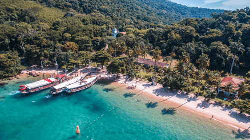 Passeio de barco em Angra dos Reis: uma experiência inesquecível saindo do Rio de Janeiro - Descubra as ilhas paradisíacas e praias de águas cristalinas!