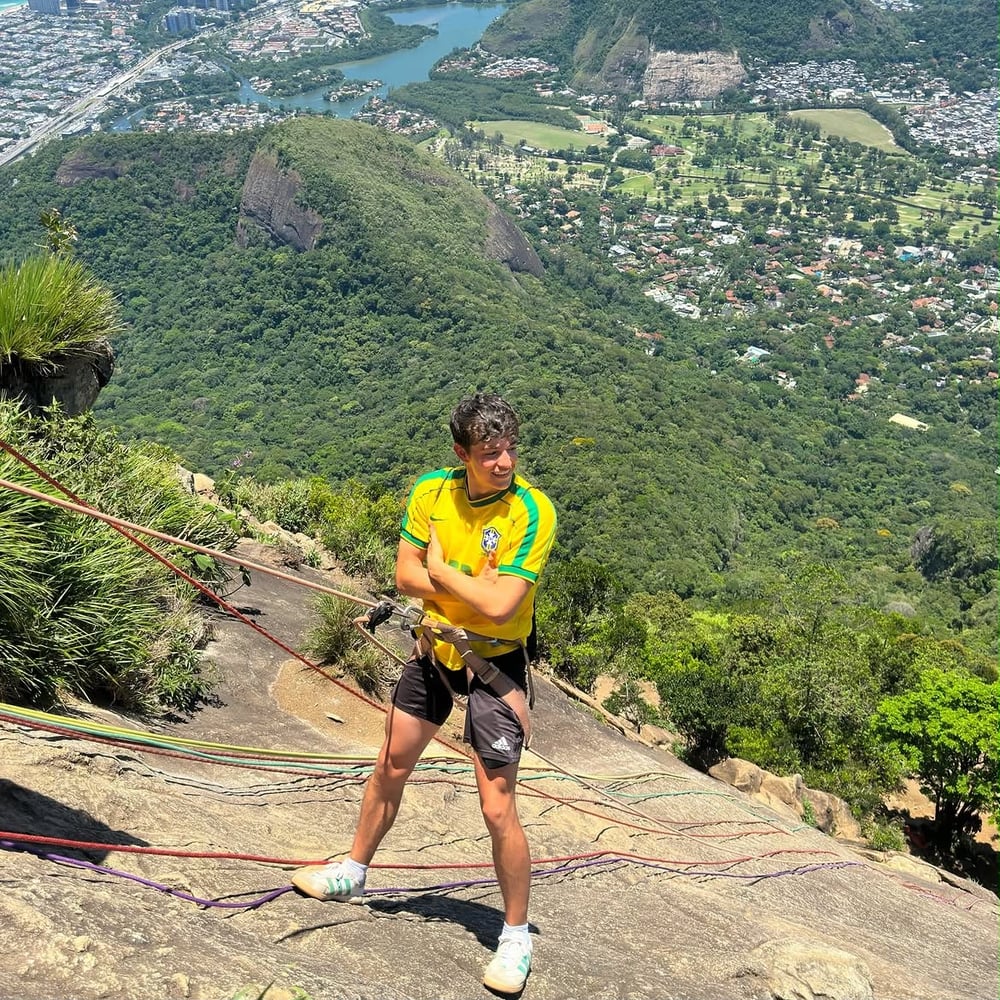 Trilha da Pedra da Gávea. Agendar passeio