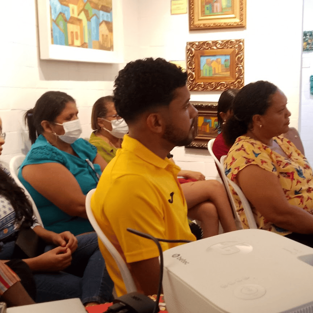 Sessão debate sobre o Combate a Violência contra a Mulher