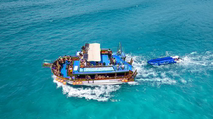 Experiências Imperdíveis em Passeios de Barco Arraial do Cabo