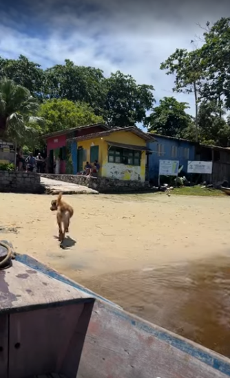 travessia do Rio Caraíva de barco