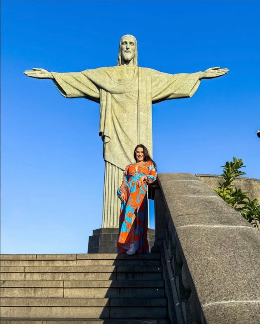     Viva a experiência de conhecer o Cristo Redentor com uma vista panorâmica inesquecível do Rio de Janeiro e registros incríveis em um dos lugares mais famosos do mundo.