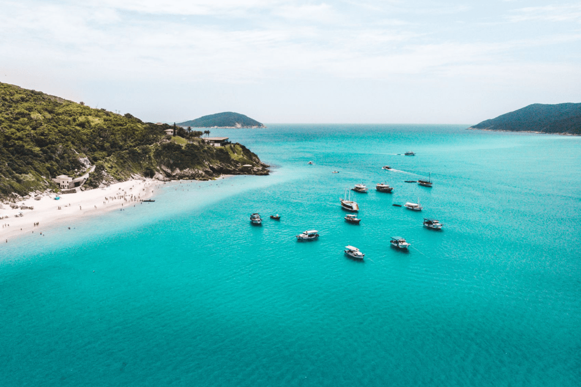 5 Motivos Para Você Não Perder os Passeios de Barco em Arraial do Cabo