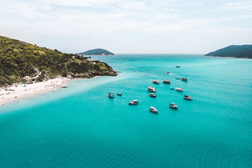 5 Motivos Para Você Não Perder os Passeios de Barco em Arraial do Cabo