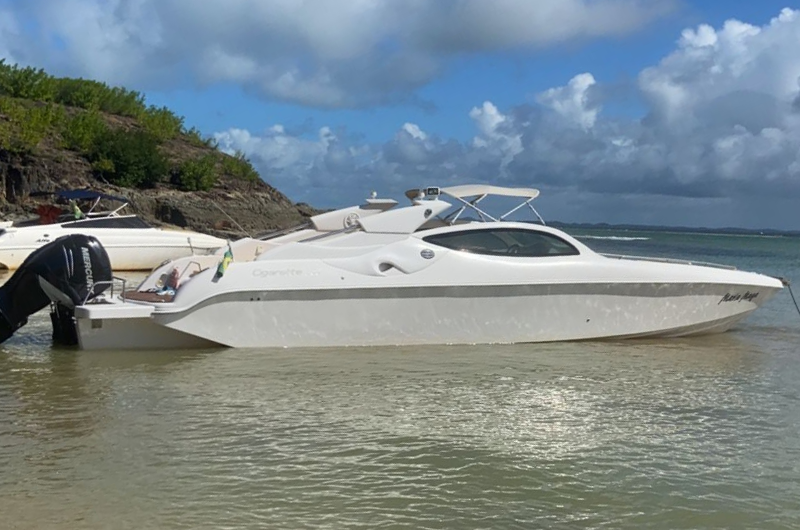  Lancha em Carneiros para até 15 pessoas (Cigarrette 360)