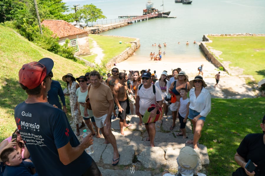 Ilha de Anhatomirim: descubra história e natureza em um passeio
