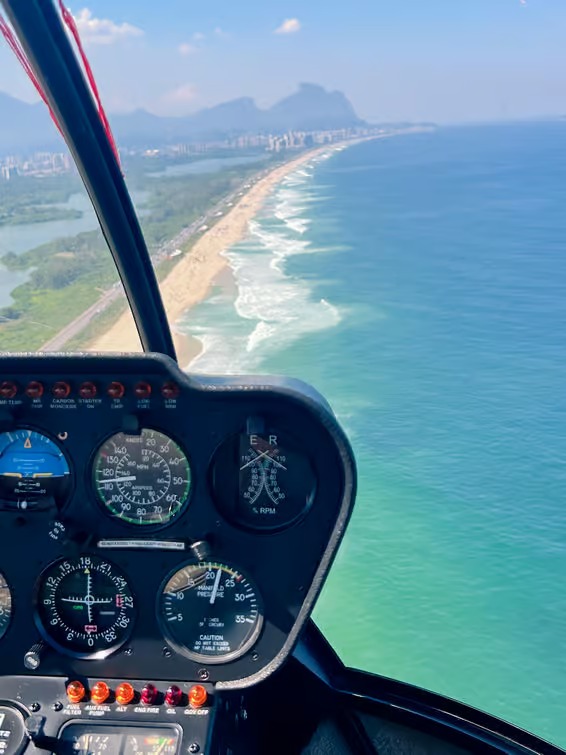 Passeio de helicóptero no Rio com portas abertas - foto 11