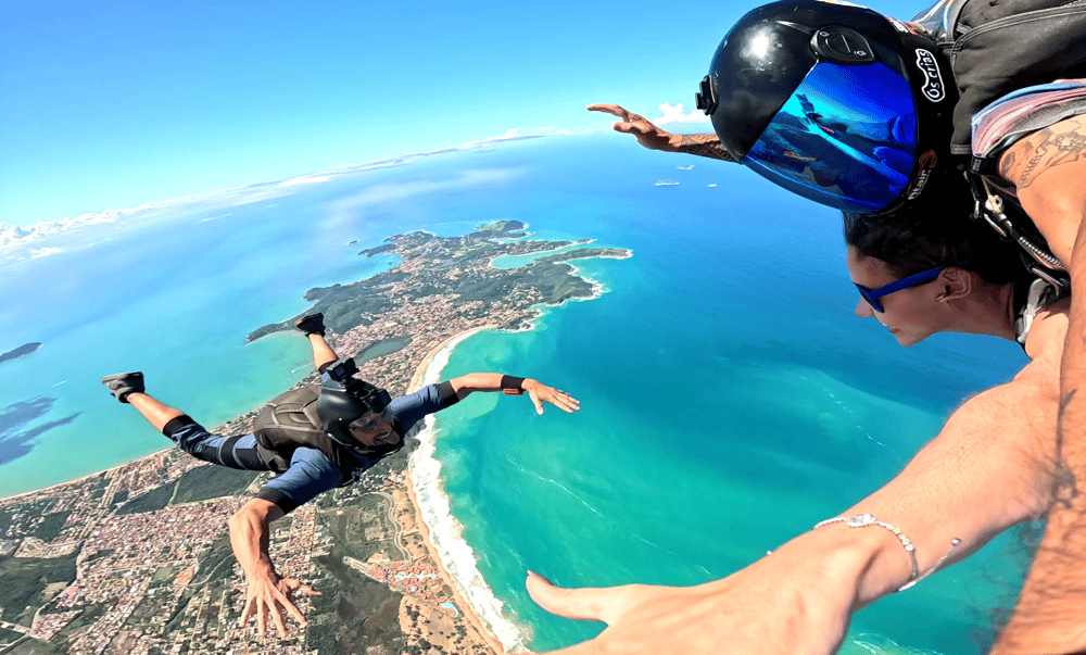 Salto Duplo de Paraquedas em Búzios RJ