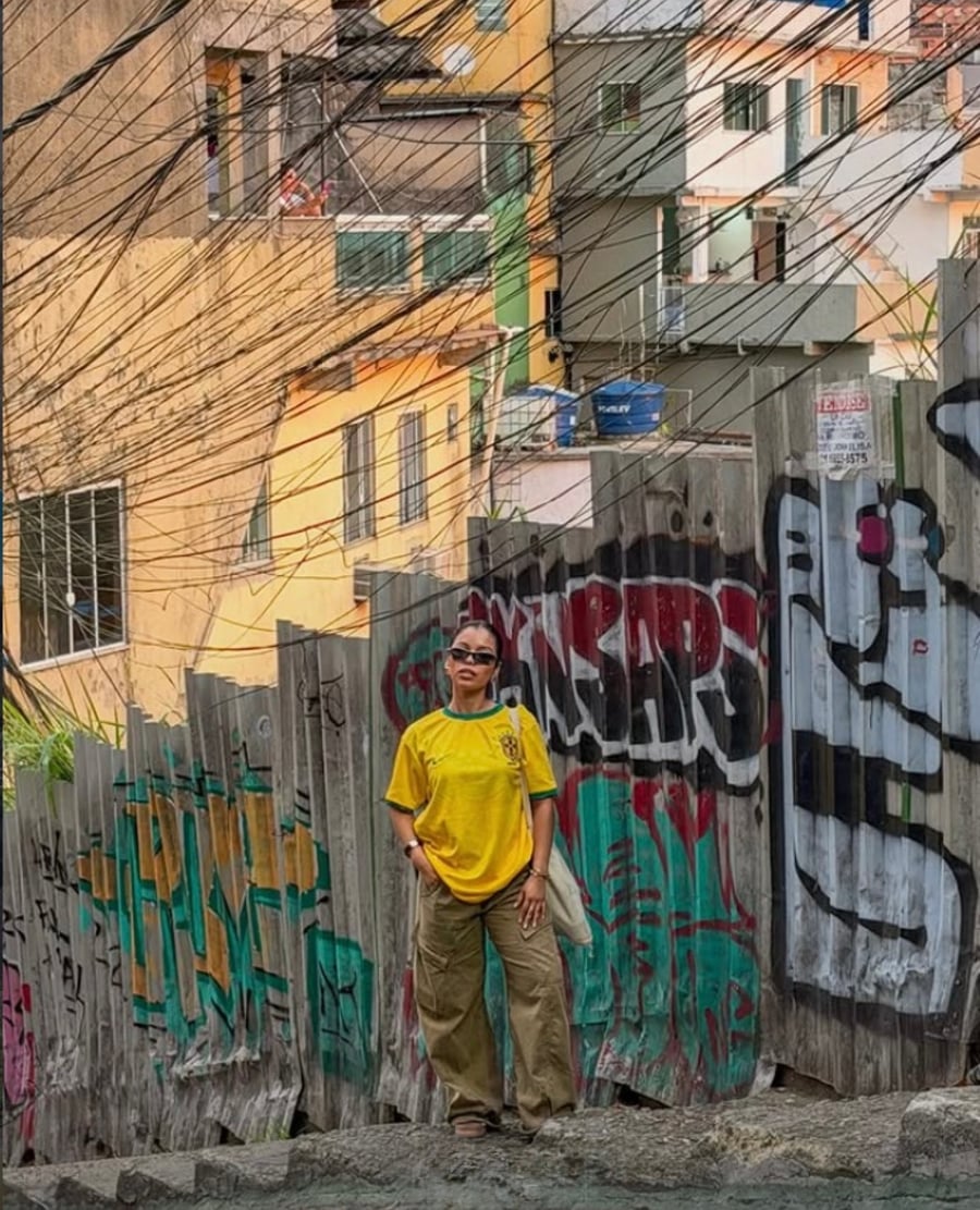     Experiência cultural na Favela da Rocinha com vistas panorâmicas e registros autênticos do Rio de Janeiro.