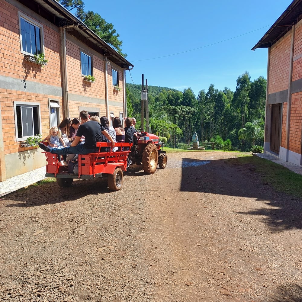 Carreta adaptada para passeio
