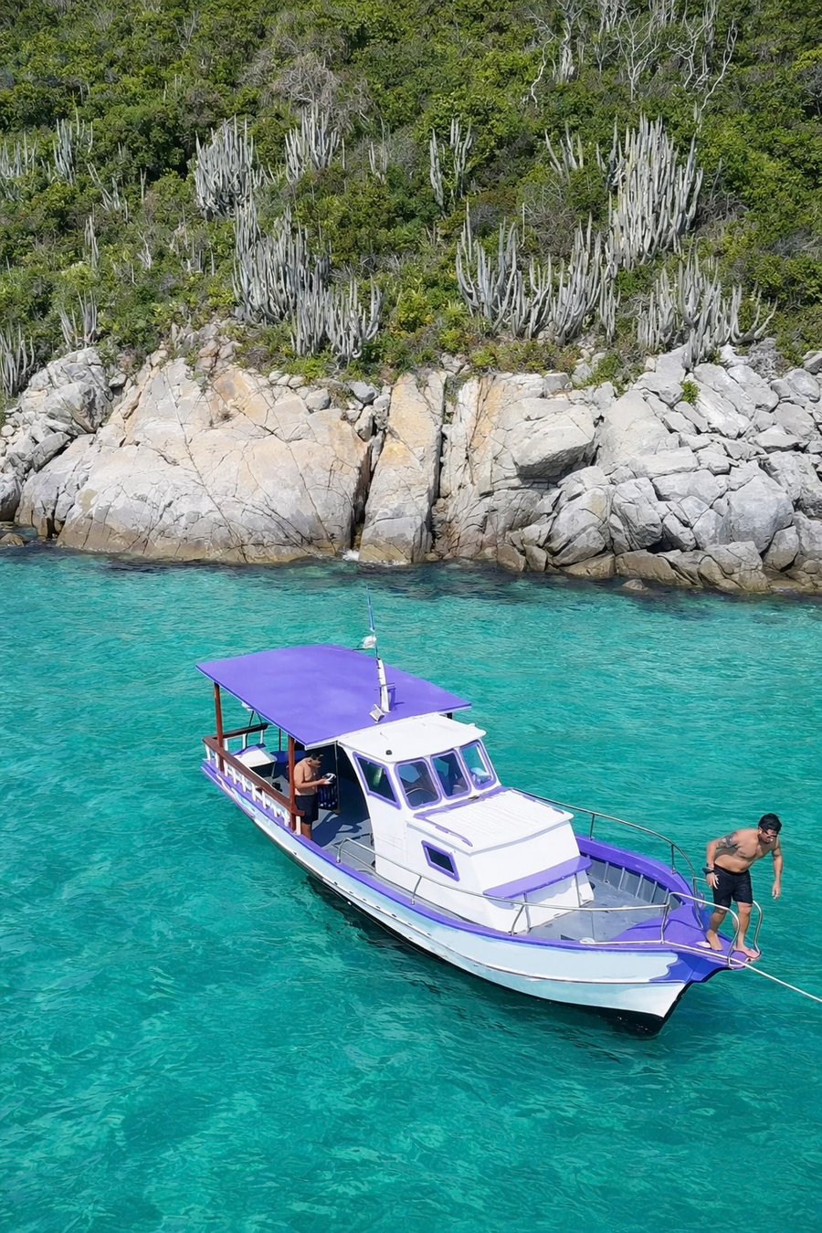 Passeio de Barco Exclusivo em Arraial do Cabo