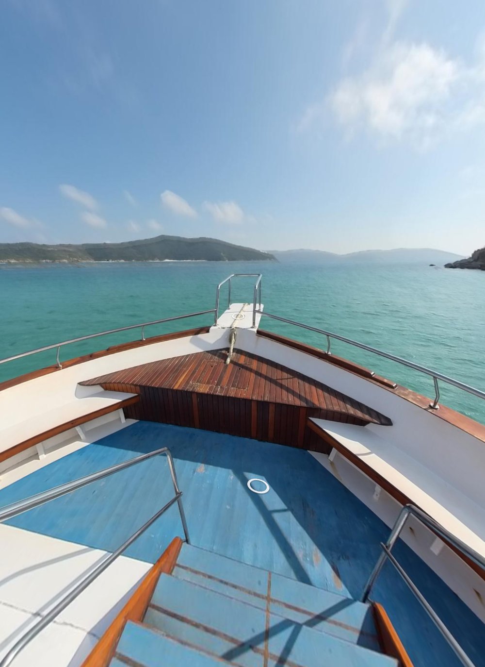 BARCO DISCOVER - Passeio de Barco em Arraial do Cabo