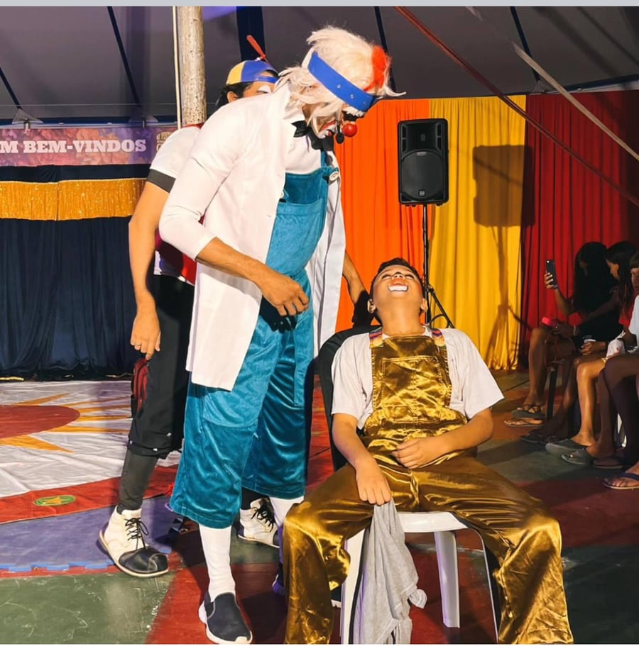 Palhaços circo escola 