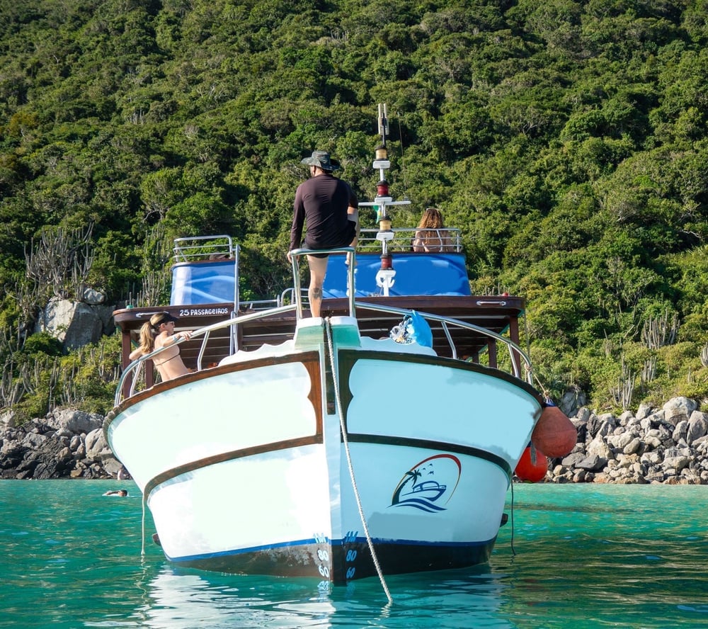 BARCO EXCLUSIVO DE 2 ANDARES COM TOBOAGUA EM ARRAIAL DO CABO