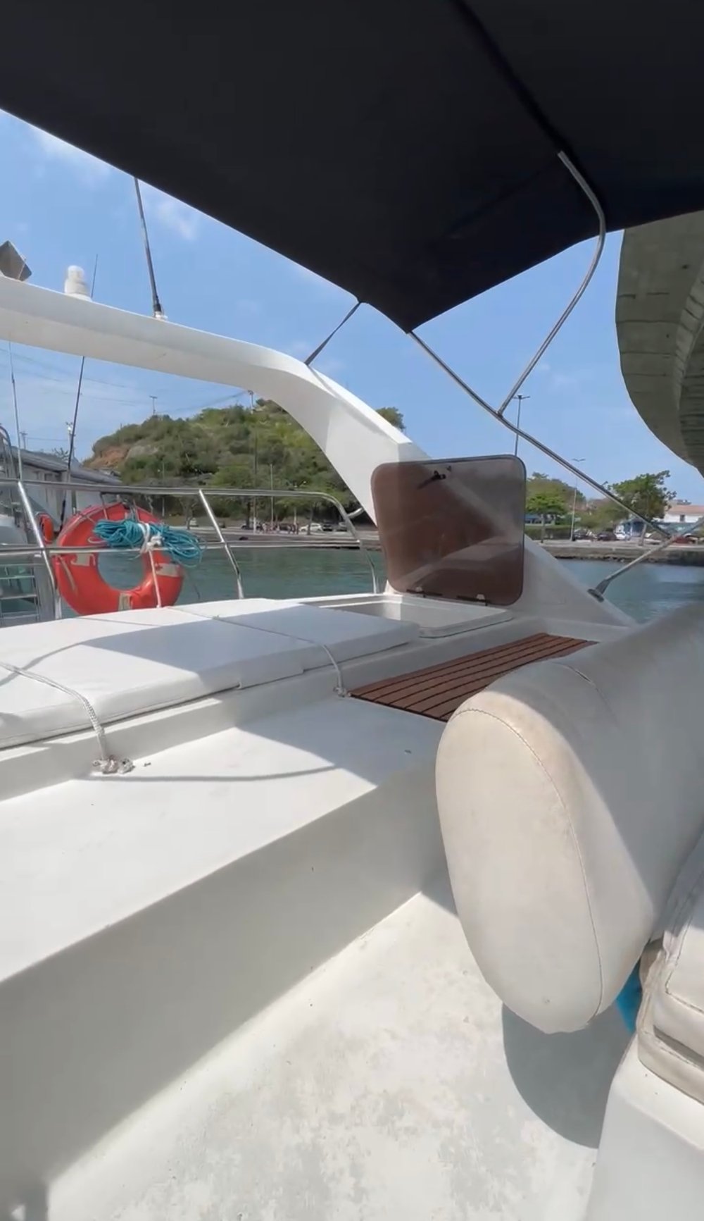Passeio de Lancha em Arraial do Cabo e Cabo Frio
