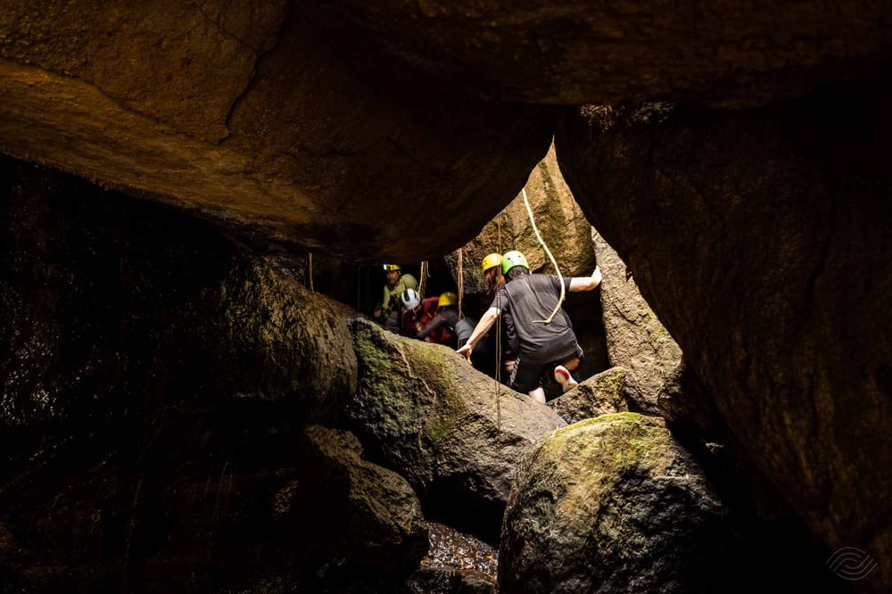 Caving na Caverna do Quebra Corpo
