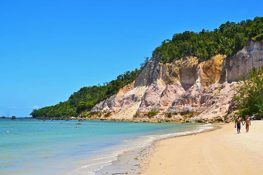 Parada para banho e fotos nas águas cristalinas da Ilha de Tinharé