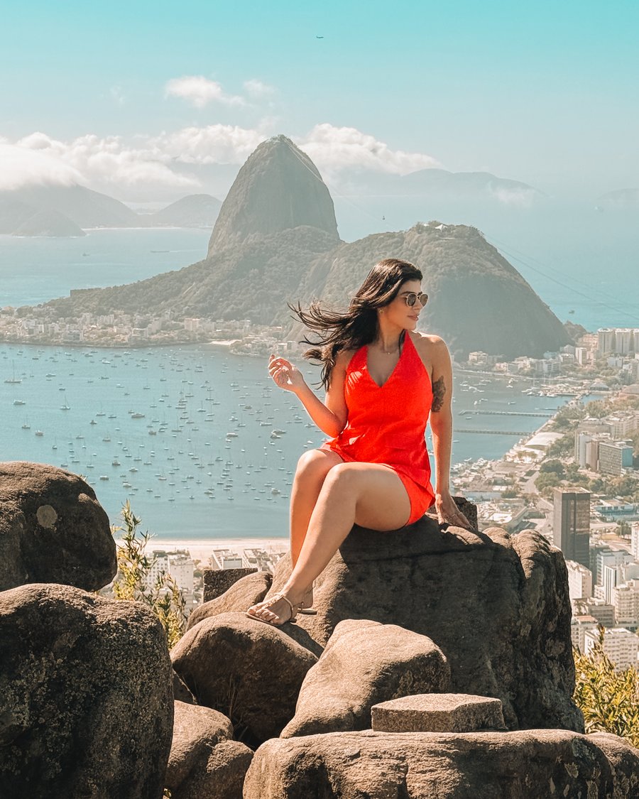     Vivendo o Rio de Janeiro de um jeito único entre o Cristo Redentor, Rocinha e a vista incrível do Mirante do Pedrão.