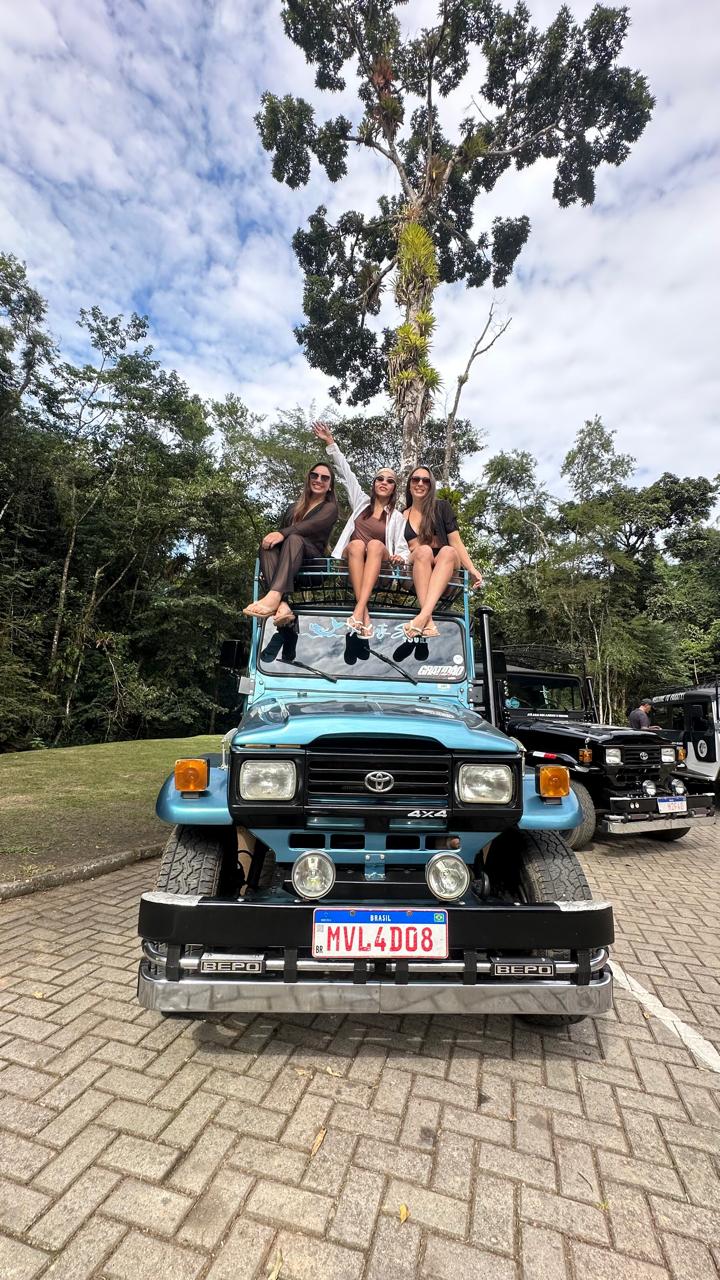 Aventura de JEEP em Paraty: Explore a Mata Atlântica e a Cultura Caiçara