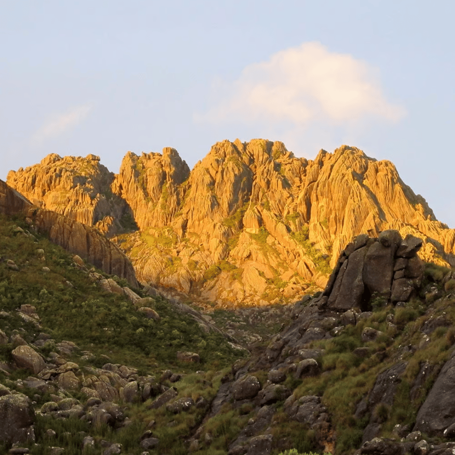 PICO DAS AGULHAS NEGRAS