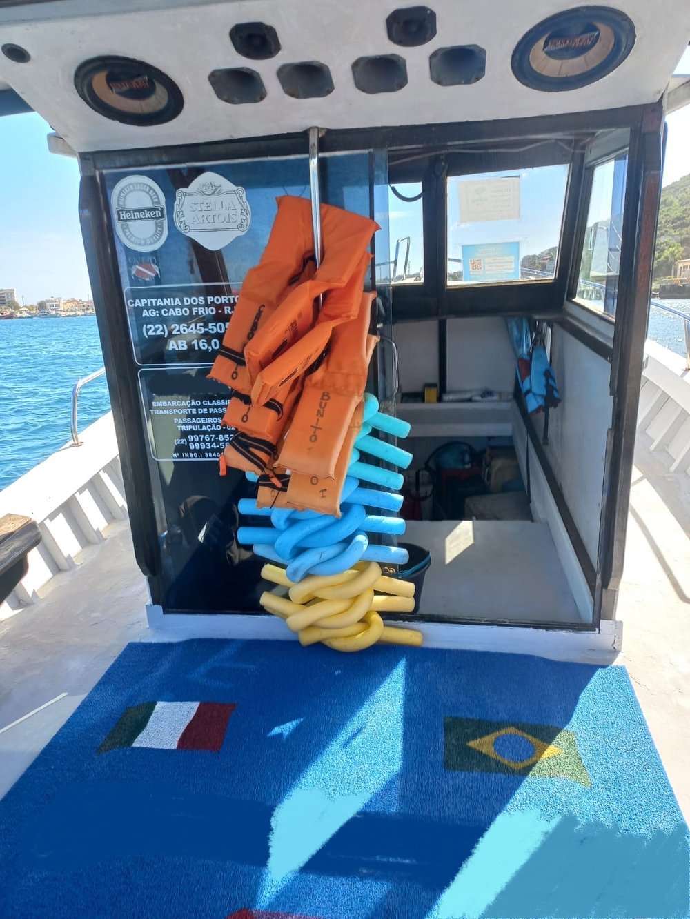 Passeio de Barco Exclusivo em Arraial do Cabo