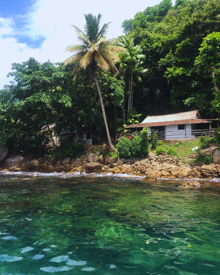 Araçatiba é muito próxima a Lagoa Verde, então você estará hospedado em uma praia com a água da cor esmeralda;