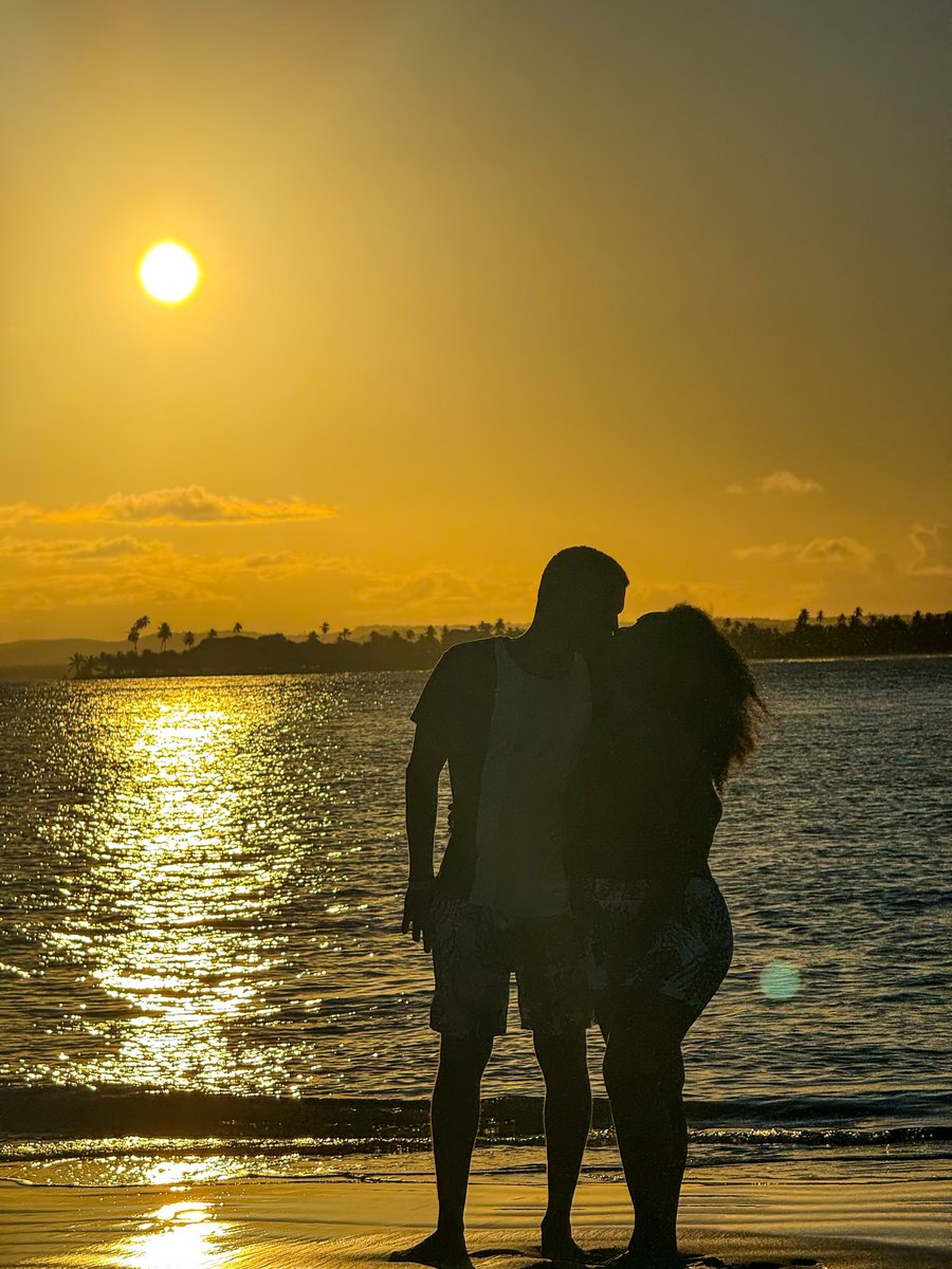 Por do sol no banco de areia da Gamboa.
