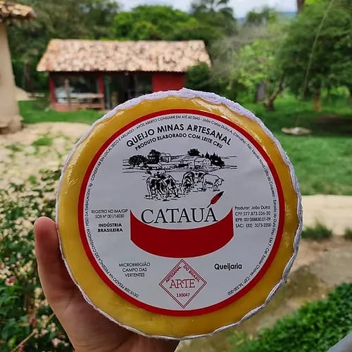 João Dutra do Queijo Catauá colocou em prática seu sonho de resgatar a produção de queijo da família, uma tradição mineira tricentenária.