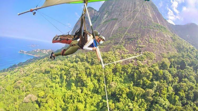 Voo de Asa Delta ou Parapente 