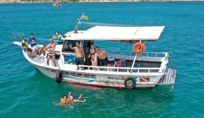 Passeio de Barco Exclusivo em Arraial do Cabo