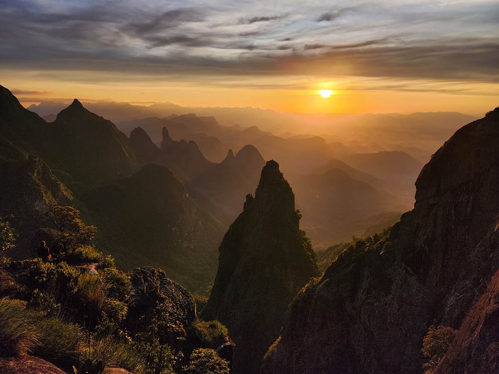 PORTAIS DE HÉCULES COM NASCER DO SOL